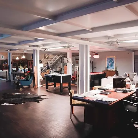 Loft فندق مبيت وإفطار غالاّراتي