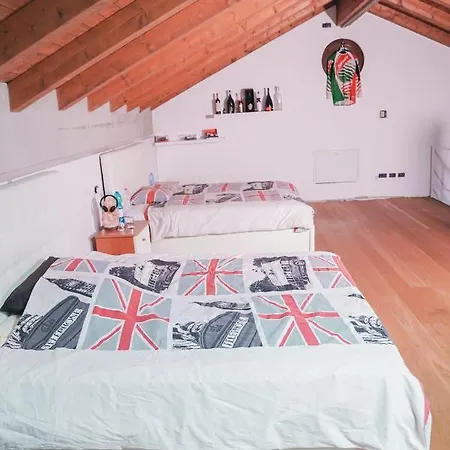 Loft فندق مبيت وإفطار غالاّراتي